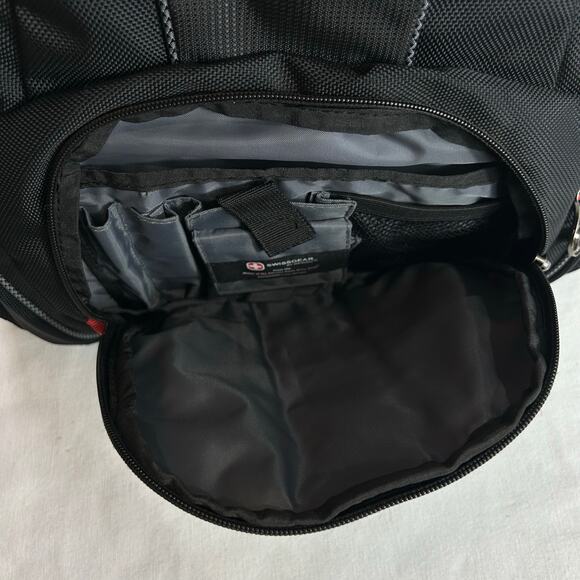 Swiss Gear 18" Laptop Backpack Four Pockets Black & Gray with Warranty Card - Picture 11 of 14